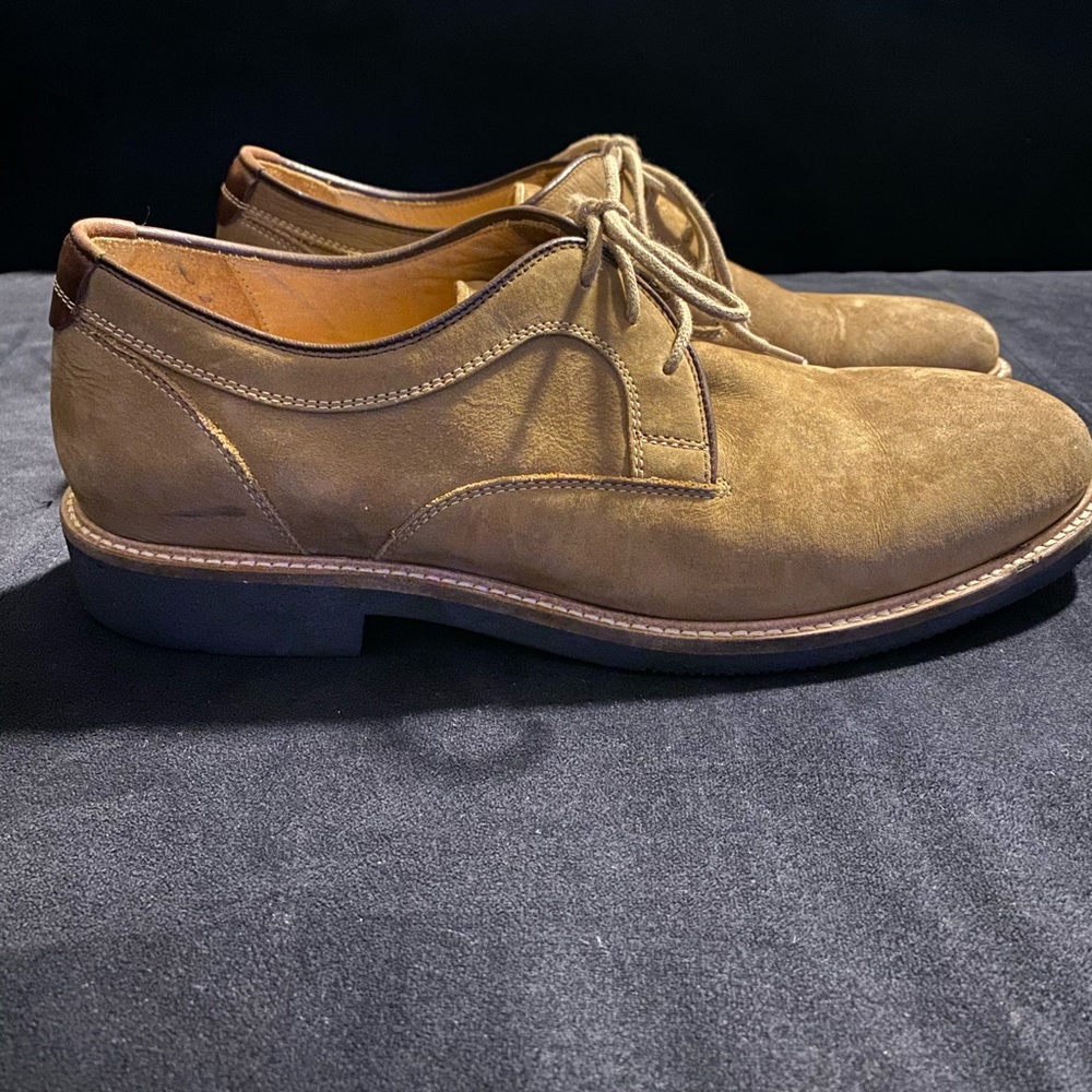 MEN’s Johnston & Murphy Suede Bucks